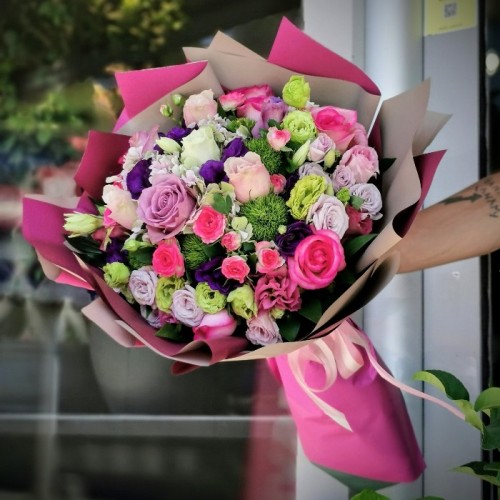 karışık renkli güller